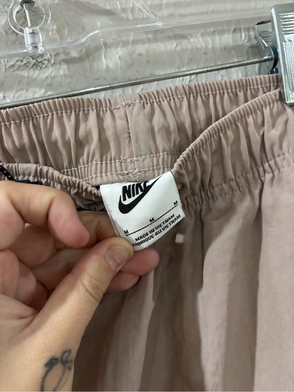 Nike Sportswear Essentials High-Rise Woven Cargo Pants in Beige Womens size M - Picture 7 of 8